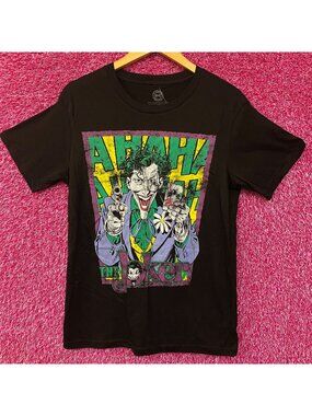 DC Batman The Joker Laughing T Shirt Small
